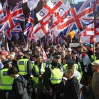 Miles de personas empiezan a congregarse en manifestación antiinmigración en Londres