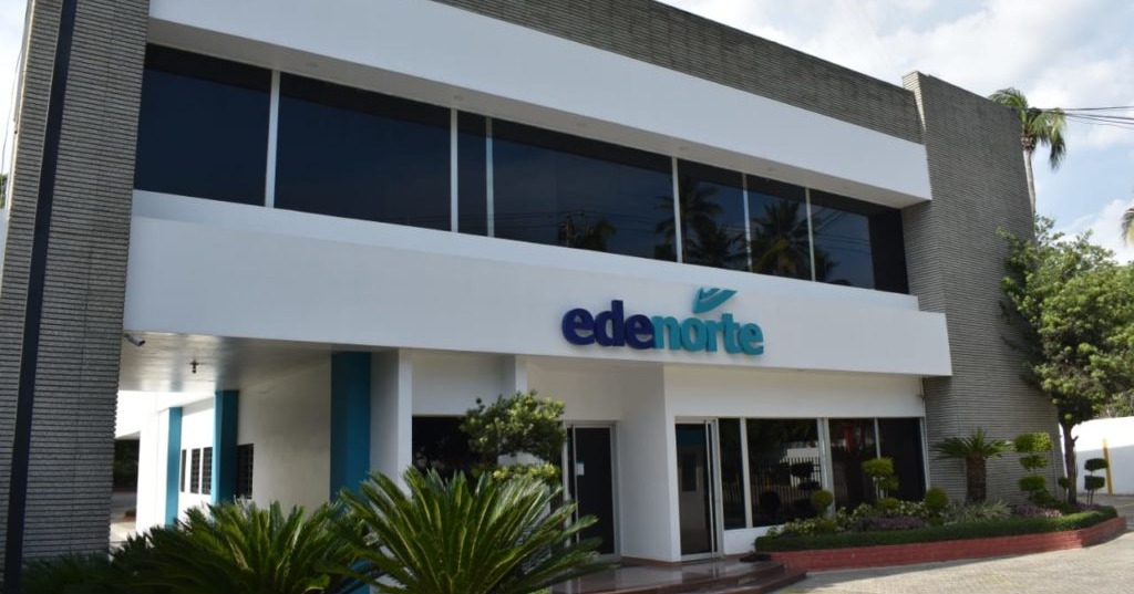 EDENORTE reporta 28 circuitos fuera de servicio y 130 mil clientes afectados por fuertes vientos en el Cibao
