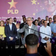 Danilo juramenta nuevos miembros PLD en SDO