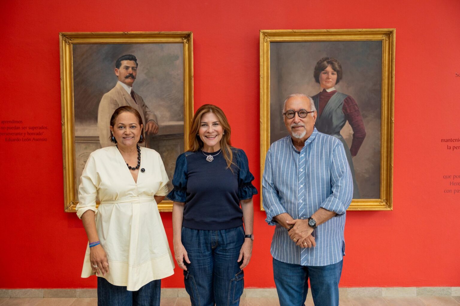 Carolina visita el Centro León y reafirma su compromiso con la cultura dominicana