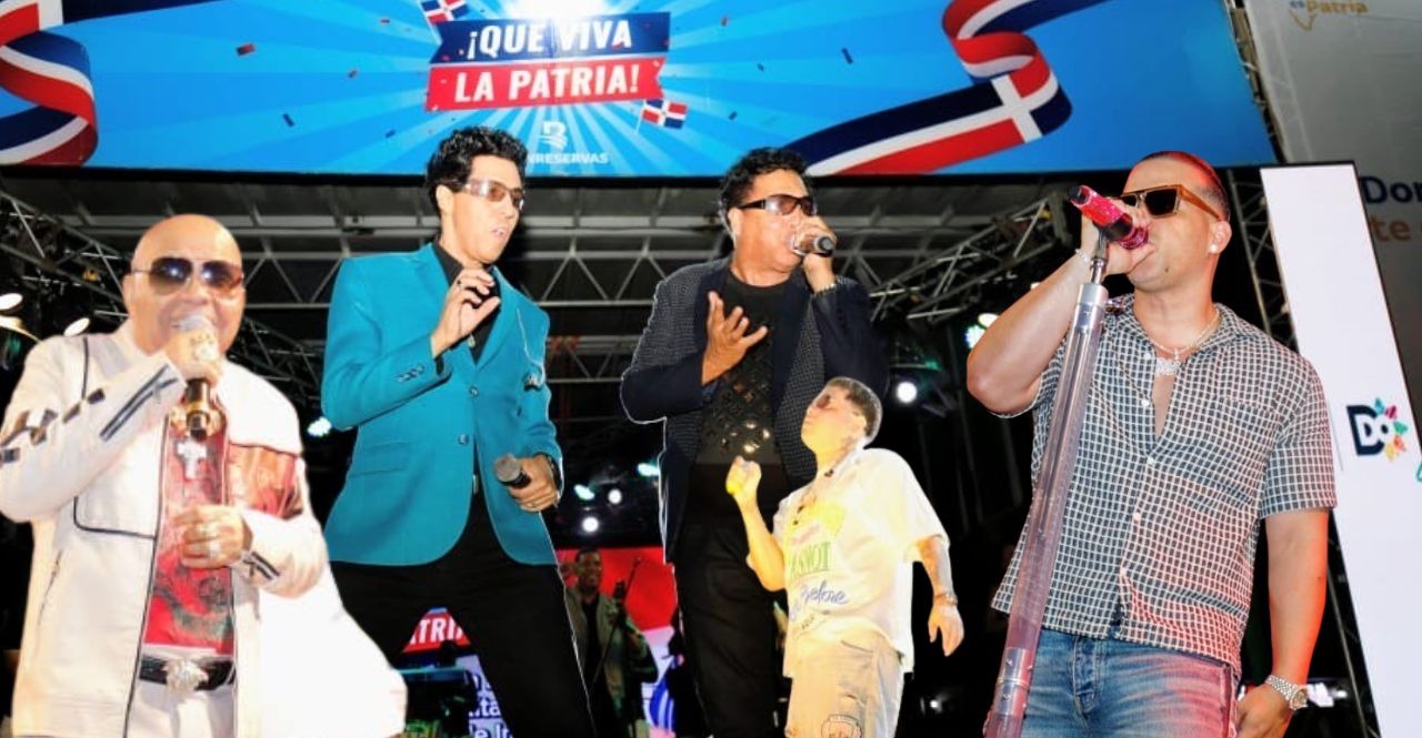 Blachy, Bonny Cepeda, Shadow Blow y Teodoro Reyes causan sensación en El Mega Festival de la Restauración en la plaza Sánchez de Imbert