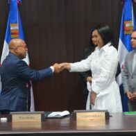 Alfredo Pacheco juramenta a la nueva diputada Vilma Morillo en sustitución de Agustín Burgos