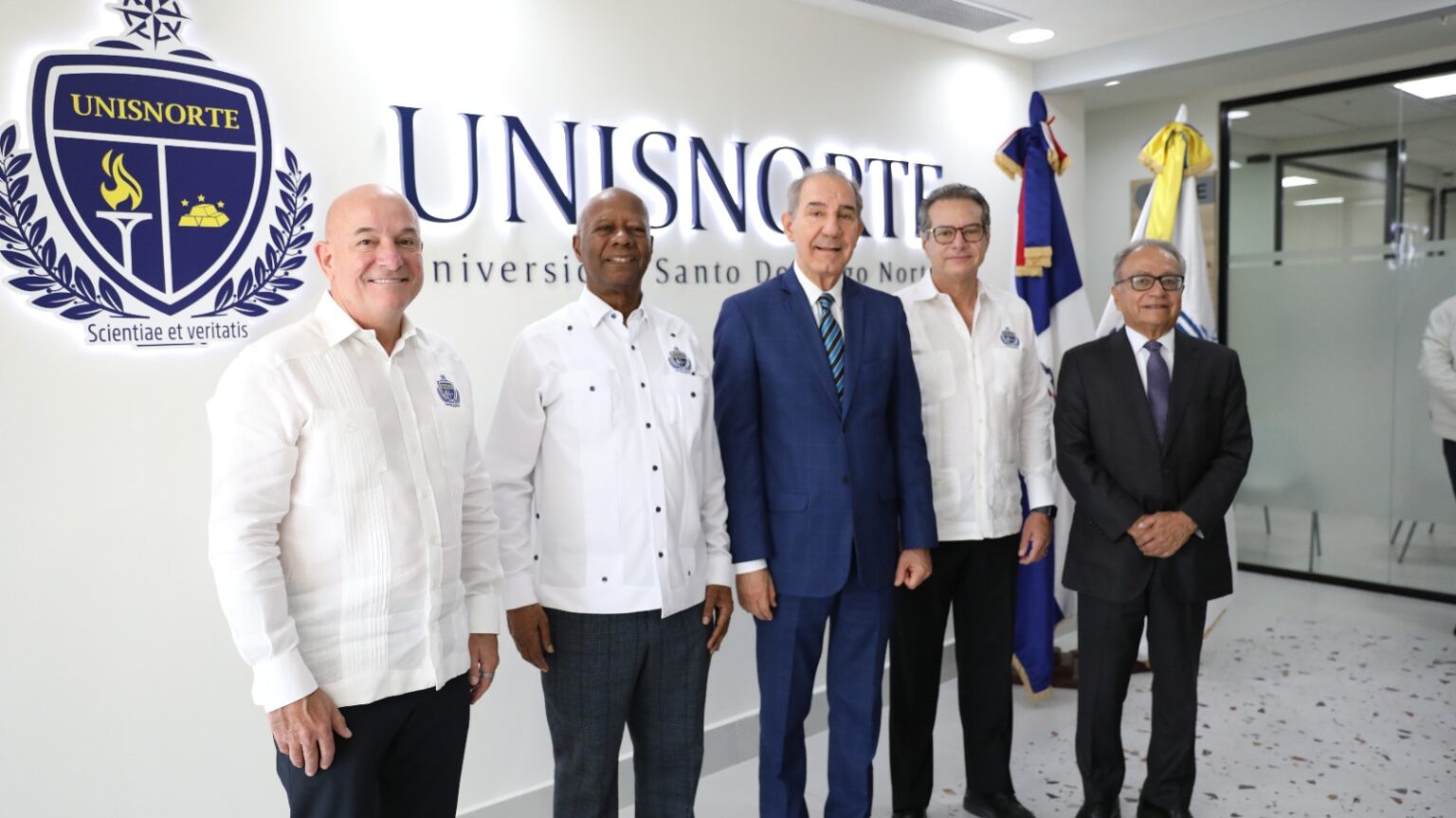 García Fermín reafirma compromiso con la educación superior durante visita a Unisnorte