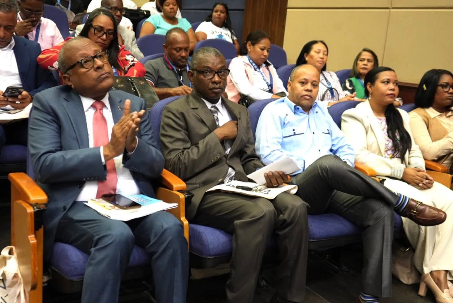 Azua participa en Precongreso Regional de Evaluación e Investigación Educativa en San Juan