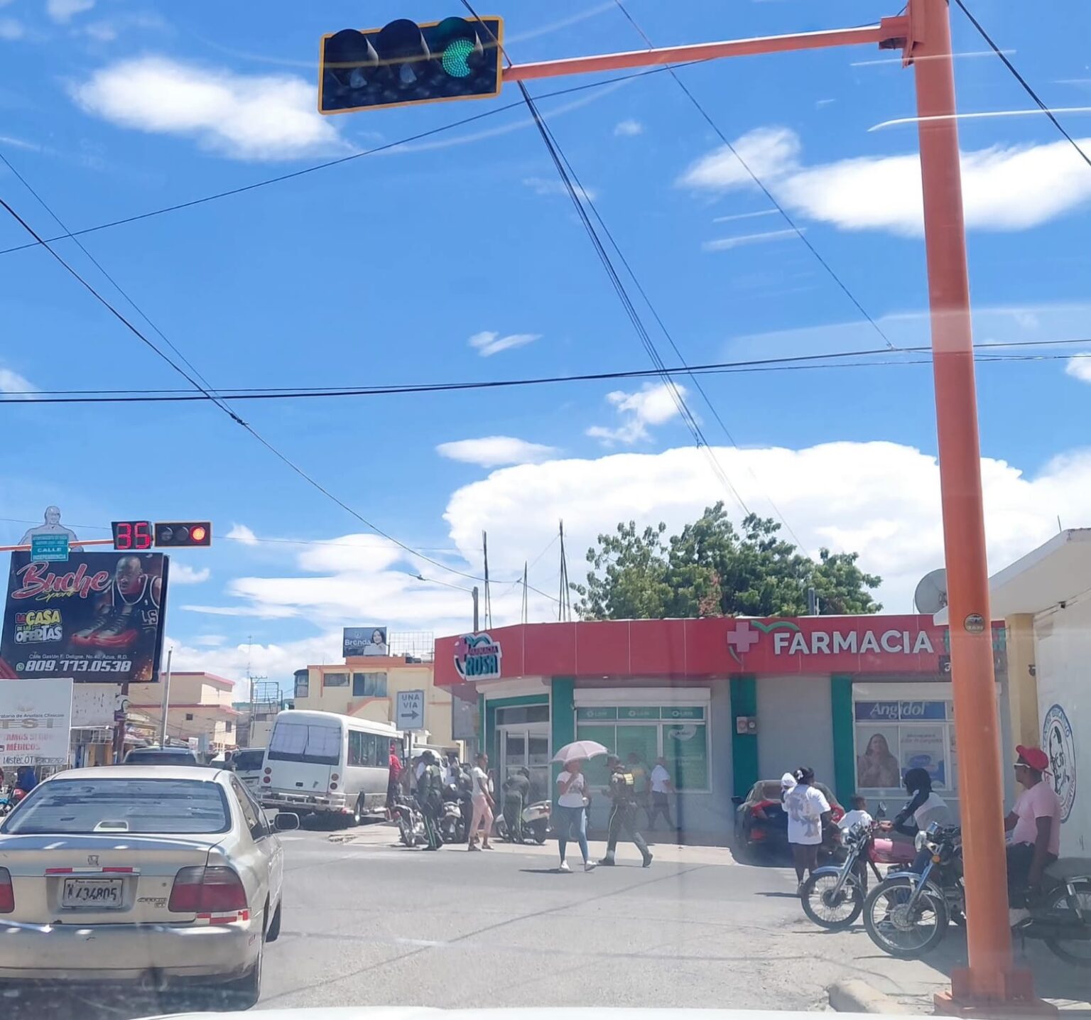 Ciudadanos de Azua manifiestan descontento por Digesett