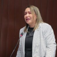Diputada Llaniris Espinal clama entre lágrimas justicia por asesinato de peluquero en Santiago