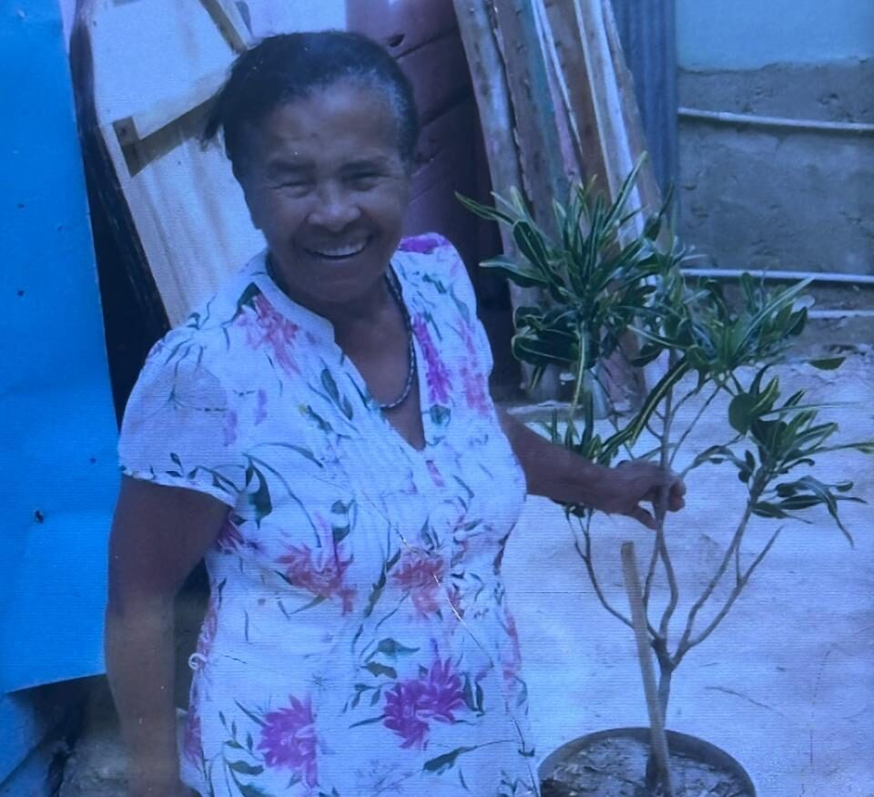 Familia pide ayuda para localizar a mujer desaparecida tras salir del Oncológico de Santiago