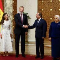 Los reyes de España se reúnen con el presidente egipcio y la primera dama en Al-Ittihadiya