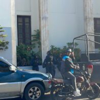 Policía se despliega frente a la Gobernación de Santiago ante posible marcha de familiares de Vladimir Valerio
