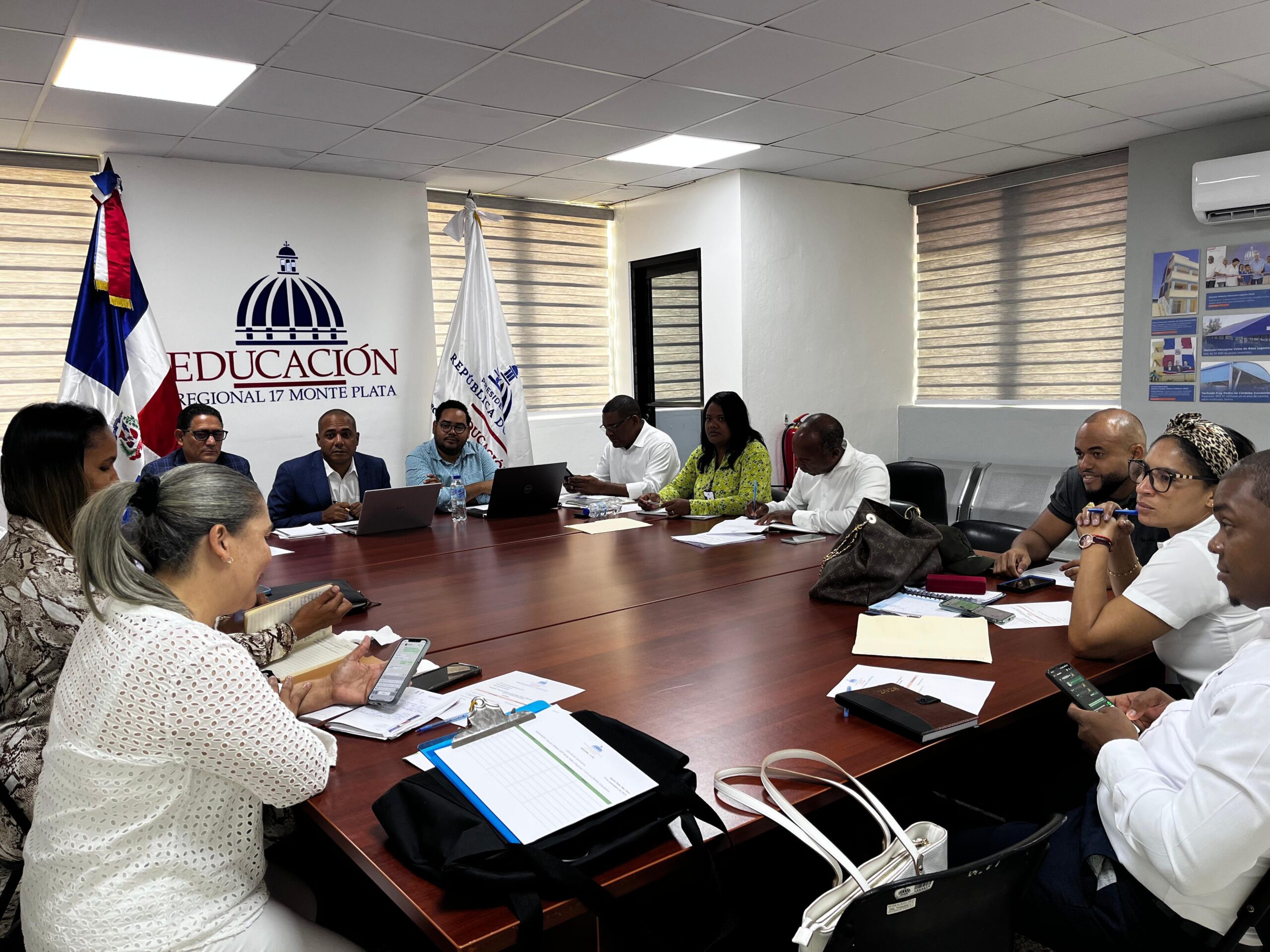 Educación y ADP se unen para fortalecer escuelas en Monte Plata