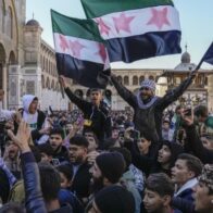 Siria exhuma una fosa común con 170 víctimas de una emboscada de las tropas de Al Asad