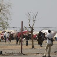 Decenas de muertos en un bombardeo en un campamento de refugiados en Sudán