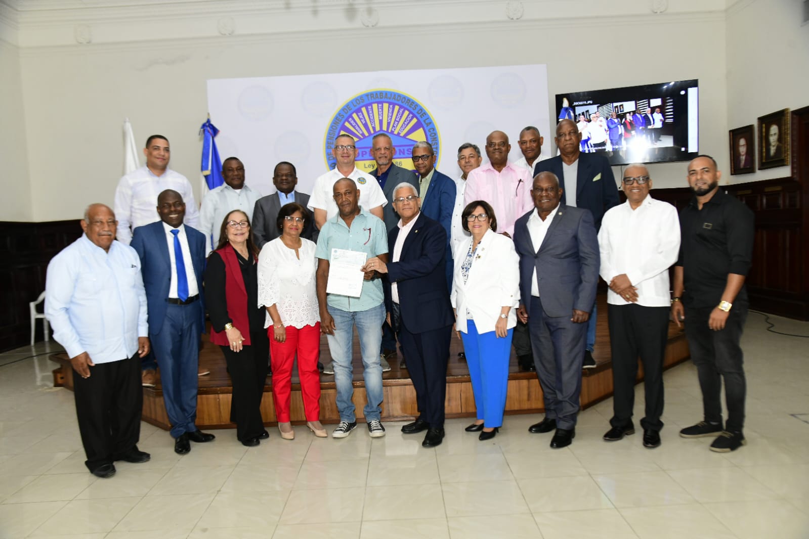 FOPETCONS reconoce a trabajadores de la construcción con la entrega de 125 nuevas pensiones