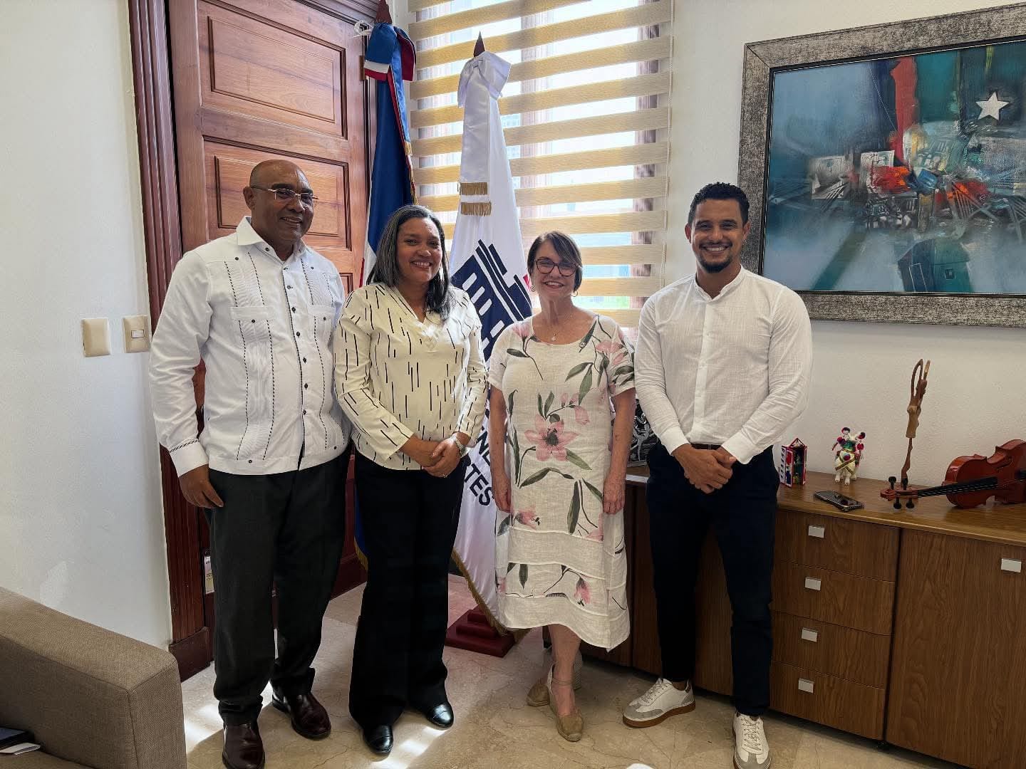Gobernadora de Azua visita el Palacio de Bellas Artes en Santo Domingo