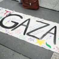 Activistas se manifiestan en alrededores de la ONU pidiendo el cese de los ataques en la franja de Gaza