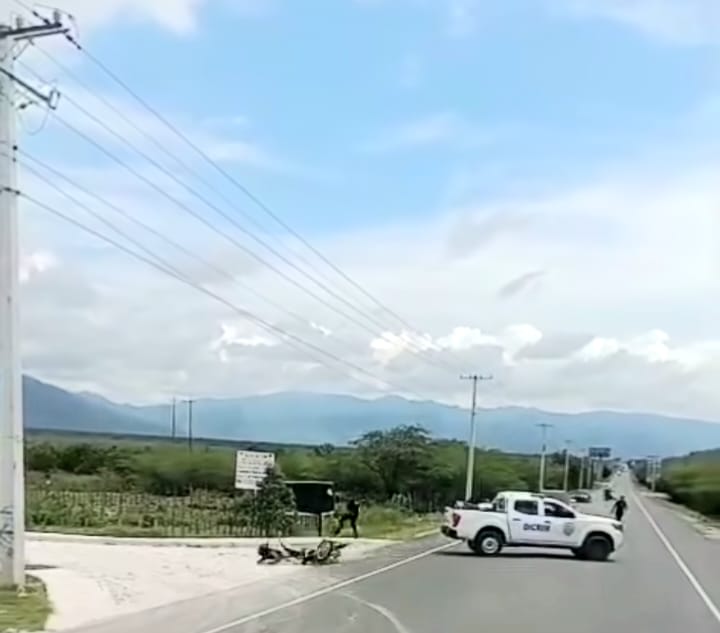 Joven se fractura el pie al estrellarse cuando era interceptado por el DICRIM en Azua
