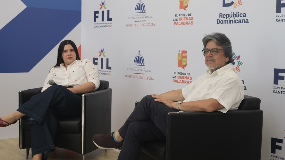 Escritores internacionales destacan retos para acercar la literatura a los jóvenes en la FIL Santo Domingo 2025