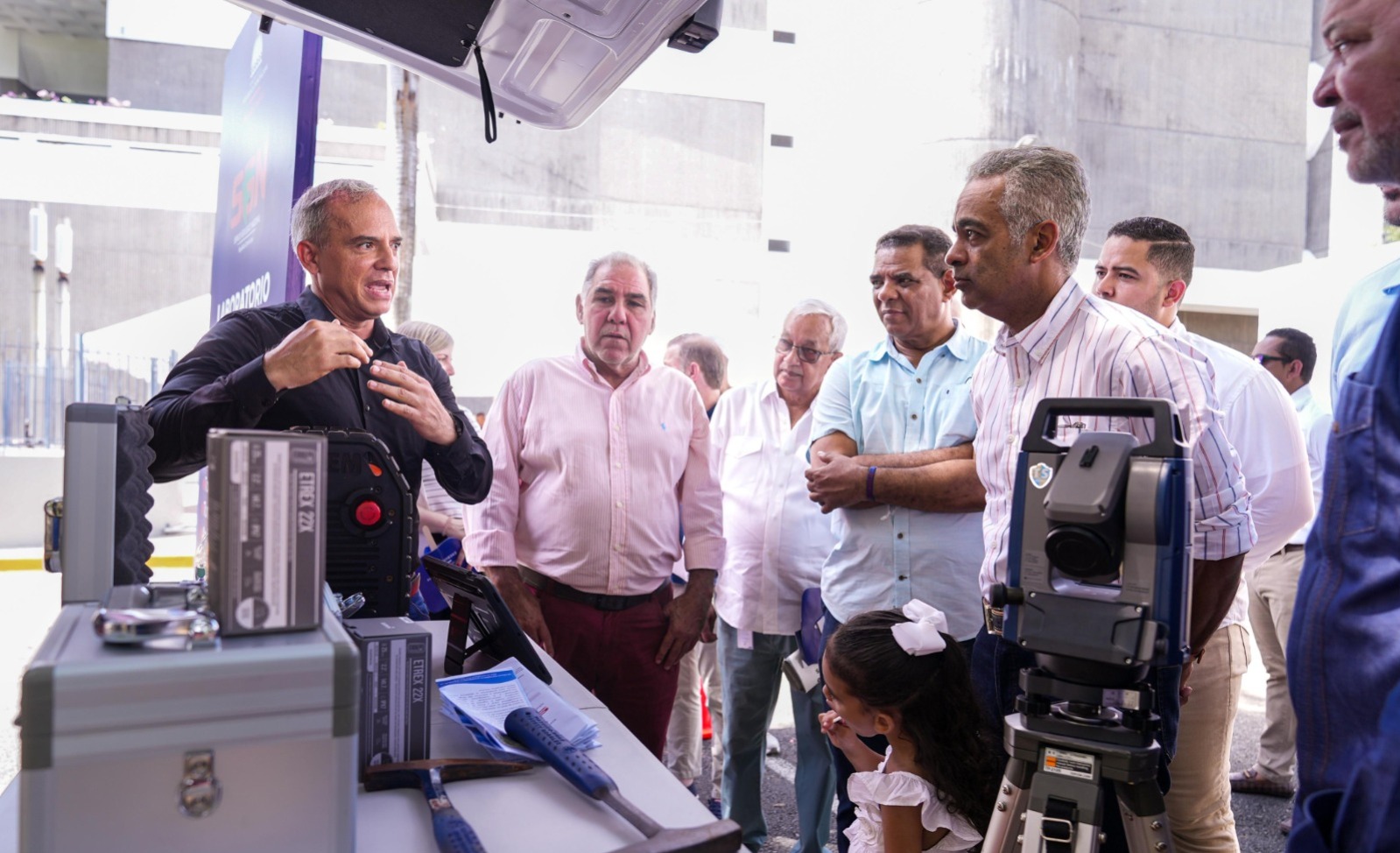 Servicio Geológico Nacional presenta Laboratorio Móvil de Geofísica de Vanguardia