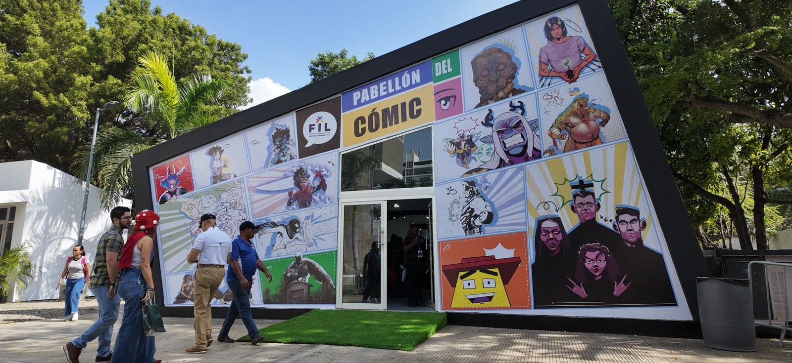 Pabellón del Cómic vuelve a brillar en la Feria del Libro