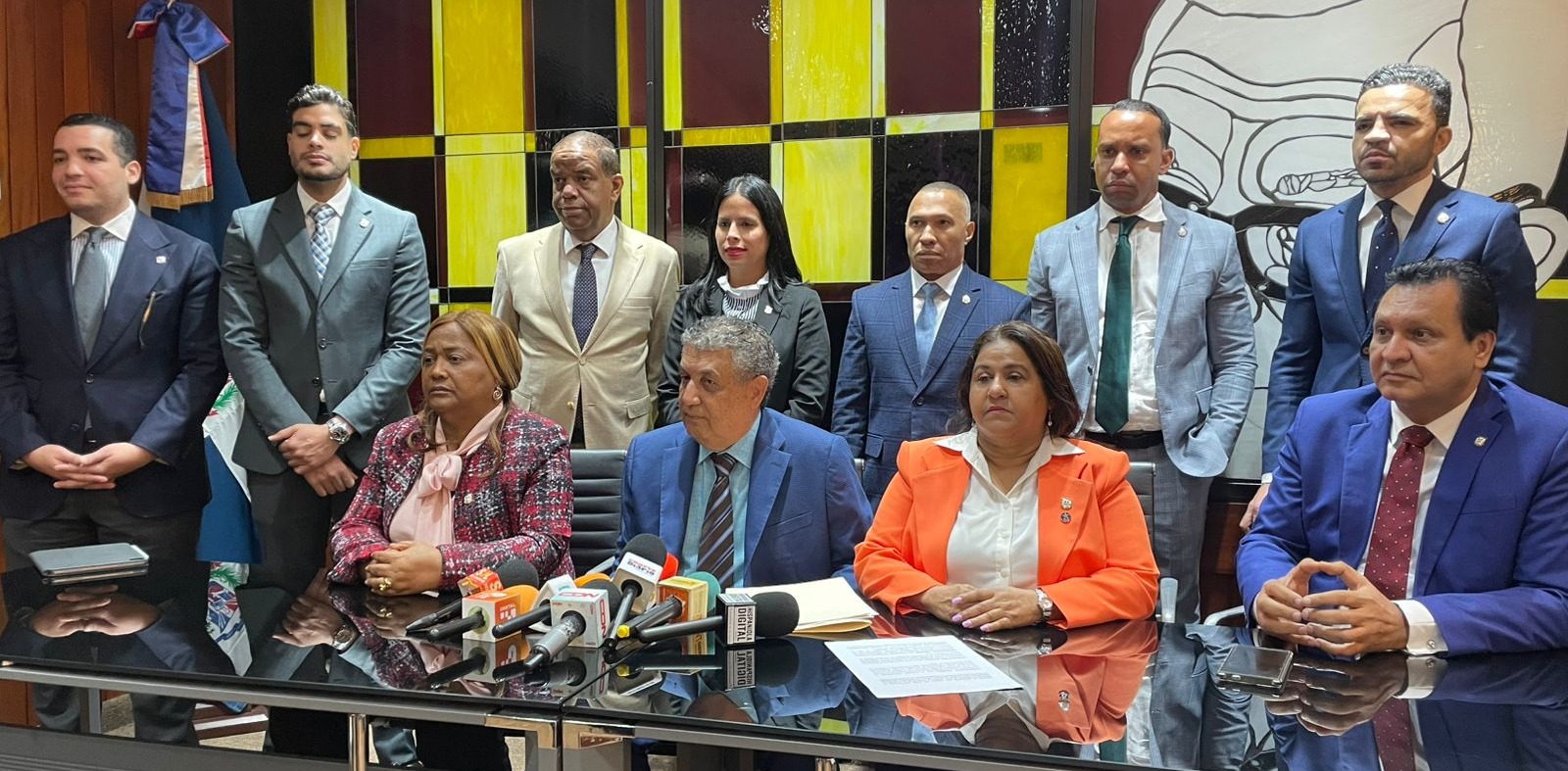 Diputados PLD someten resolución para condenar actos de genocidio en Gaza; afirman "Abinader le cogió miedo a Trump"