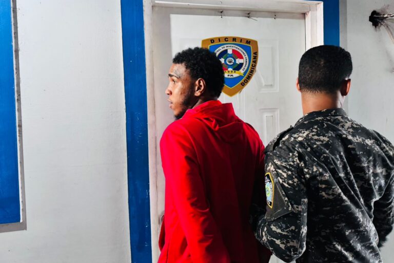 Se entrega implicado de asalto contra una mujer en Santiago 5 | Noticias de hoy en República Dominicana Tras constante seguimiento policial, se entrega implicado en violento atraco contra una mujer en Santiago