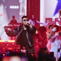 Boza, Sech y Farruko se unieron en tarima para interpretar “Robi-Rob’s Boriqua Anthem (Ya Tu Sabes)”, rindiendo tributo a El General y celebrando el impacto cultural de Panamá en el mundo.