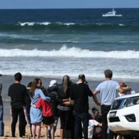 Un tiburón causa la muerte de un surfista en una playa del norte de Sídney