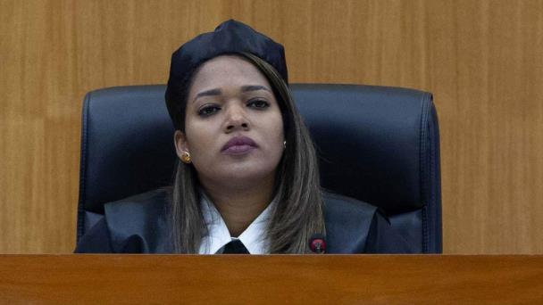 Jueza marca límites en audiencia Operación Calamar: "No hagamos perder el tiempo al tribunal"