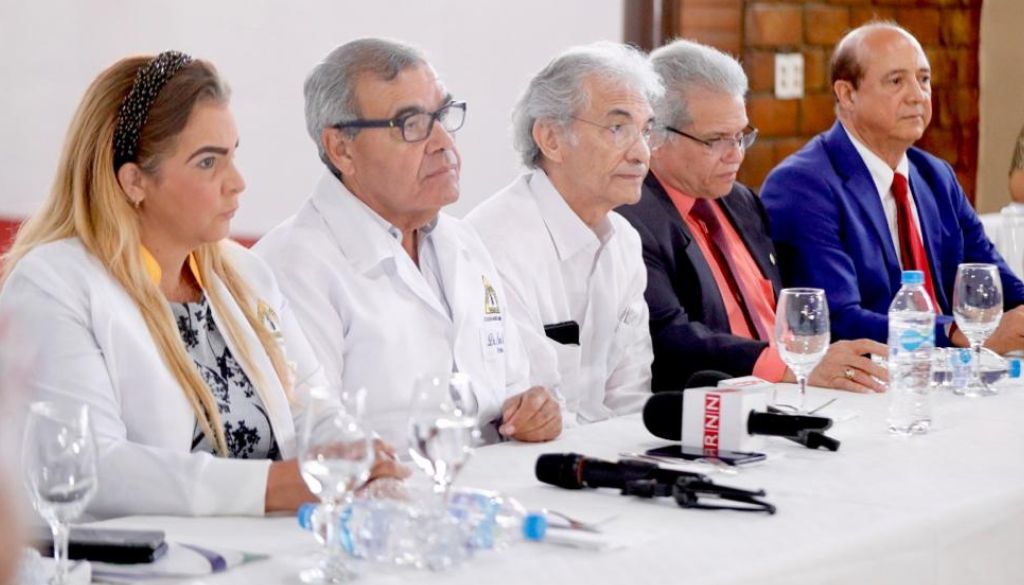 Clínicas solicitan al Congreso formar parte del Consejo Nacional de la Seguridad Social