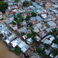 Familias en riberas del río Ozama esperan traslado tras decreto presidencial