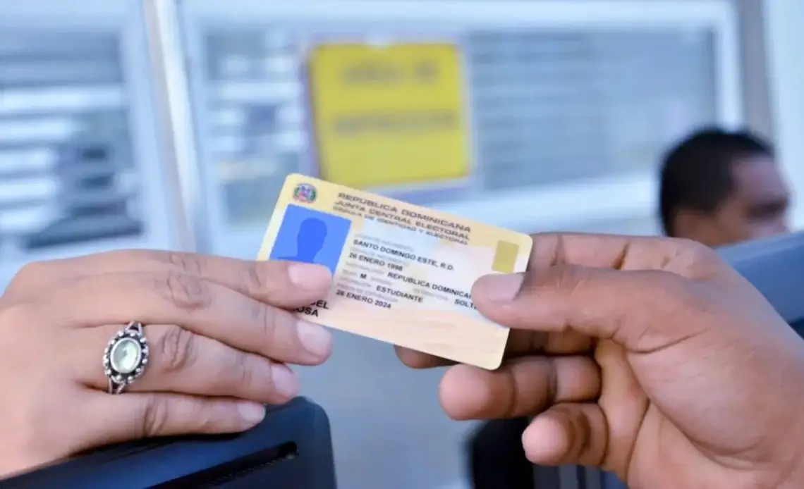 JCE anuncia emisión gratuita de nueva cédula con vigencias diferenciadas por edad