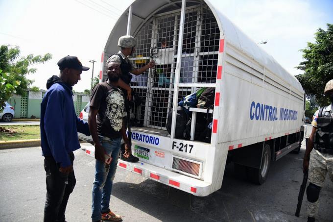Migración reitera continuará operativos de deportación de haitianos indocumentados
