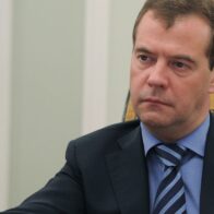 Expresidente ruso reconoce que usa IA, pero no para sus incendiarios mensajes en Telegram
