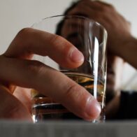 Al menos 19 muertos por intoxicación con alcohol adulterado este mes en región Leningrado