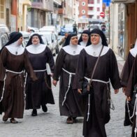 Monjas españolas excomulgadas por la Iglesia piden parar su desahucio del monasterio