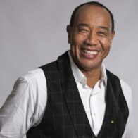 Fiscalía activa alerta de Interpol contra Michael Lee-Chin en caso de fraude y lavado de activos