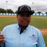 Omairy Guzmán hace historia como primera mujer árbitro en la Liga Profesional de Béisbol de RD