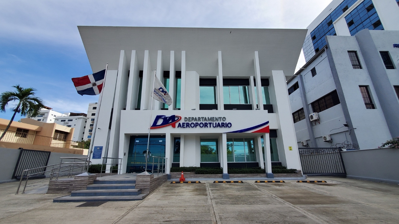 Departamento Aeroportuario abre investigación tras apagón en el AILA