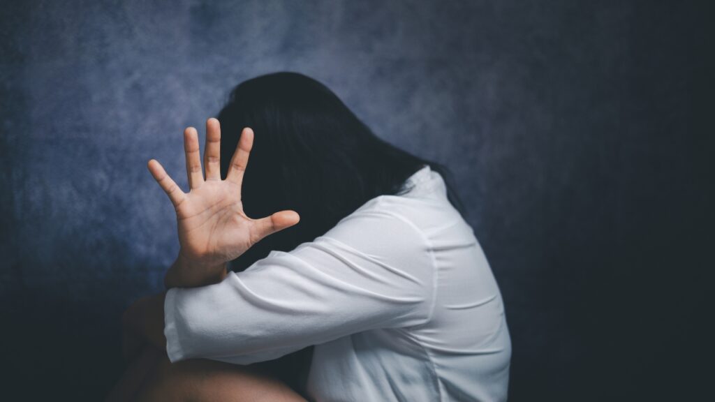 Comunidad agrede a presunto implicado en abuso sexual a una menor en La Cuaba