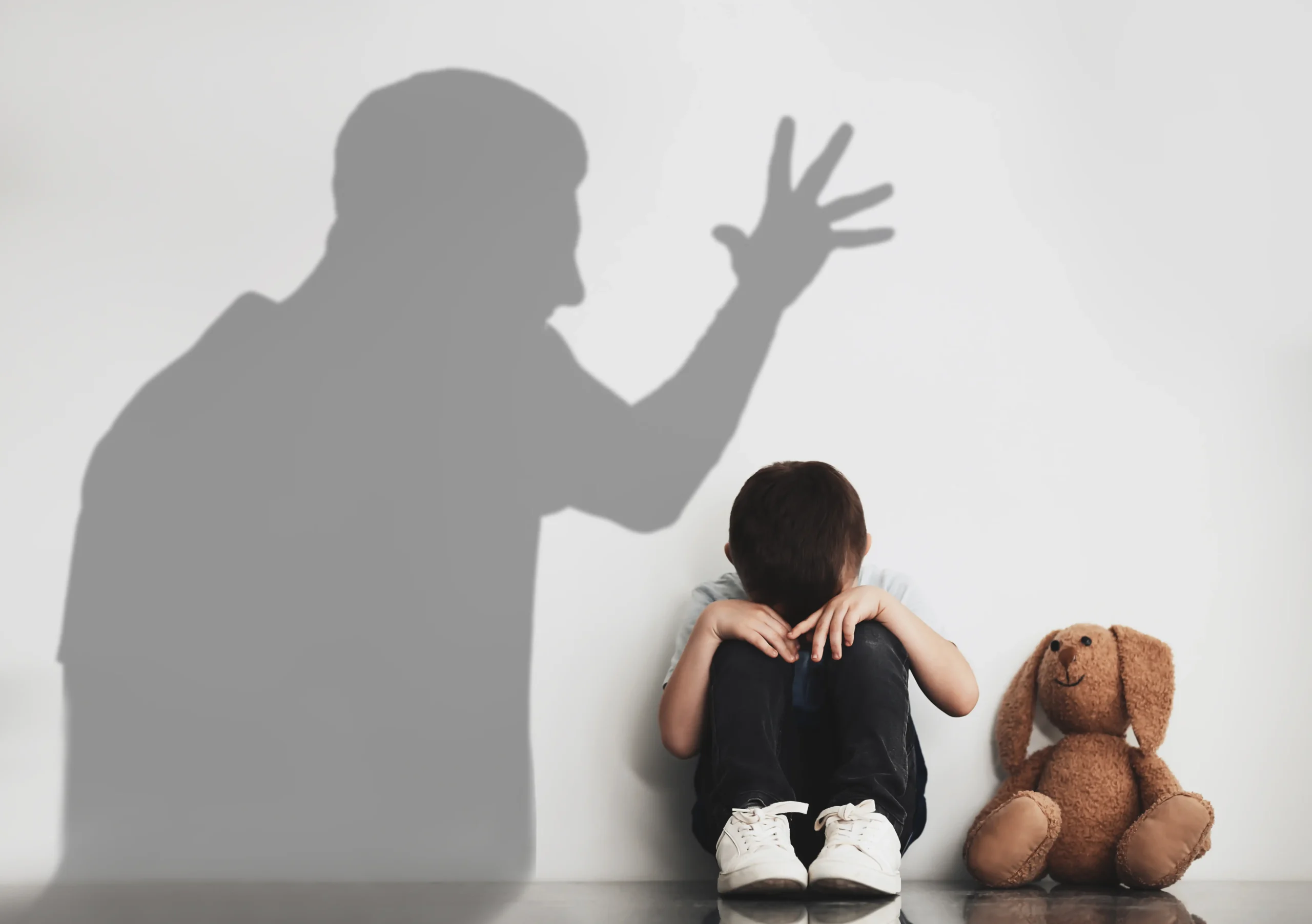Primera dama Raquel Arbaje exhorta denunciar el abuso y maltrato infantil