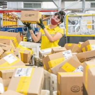 Mercado Libre usa robots para organizar productos en sus centros de distribución en Brasil