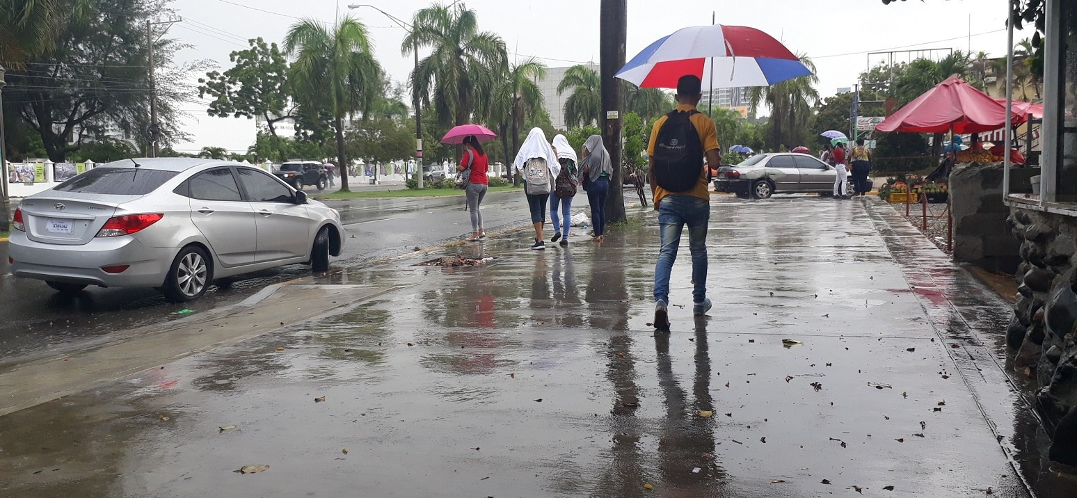 Vaguada continuará generando aguaceros esta tarde en varias provincias