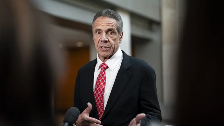 Cuomo propone reconstruir Rikers Island en vez de cerrar el complejo
