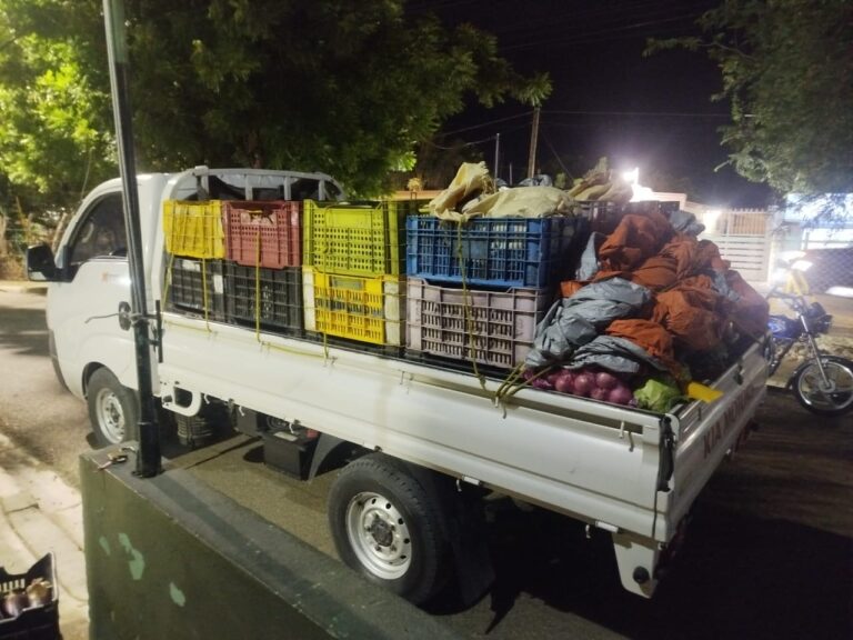 Ejército intercepta camión que llevaba contrabando de 160 mil cigarrillos debajo de una carga de productos agrícolas en Montecristi 3 | Noticias de hoy en República Dominicana 290ad5fc 0cbb 42e4 952d e143b6390f2b | Noticias de hoy en De Último Minuto