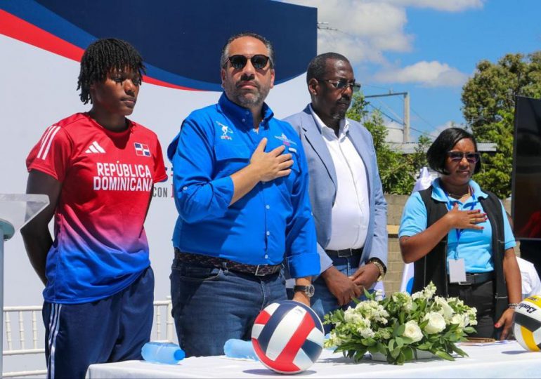 Marileidy Paulino elogia la labor de Alberto Rodríguez