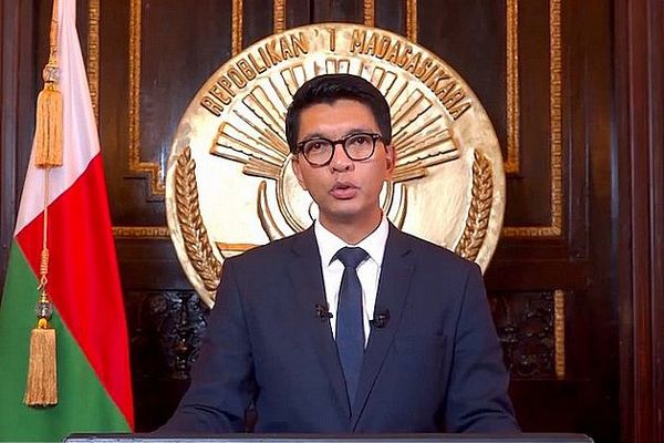 El presidente de Madagascar confirma que huyó a un "lugar seguro" para proteger su vida