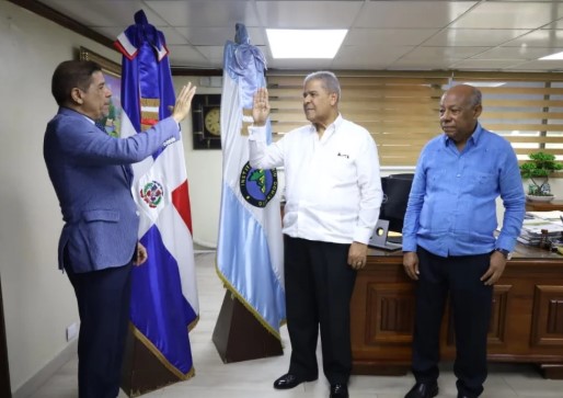 Limber Cruz juramenta a Darío Castillo Lugo como nuevo director general del IAD