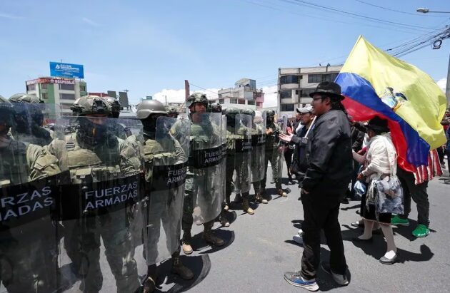 La policía y los militares refuerzan la capital ecuatoriana ante amenaza de toma de Quito