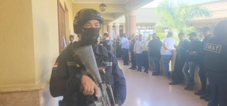 Conocerán este martes medida de coerción contra 11 policías acusados de matar cinco hombres en Santiago