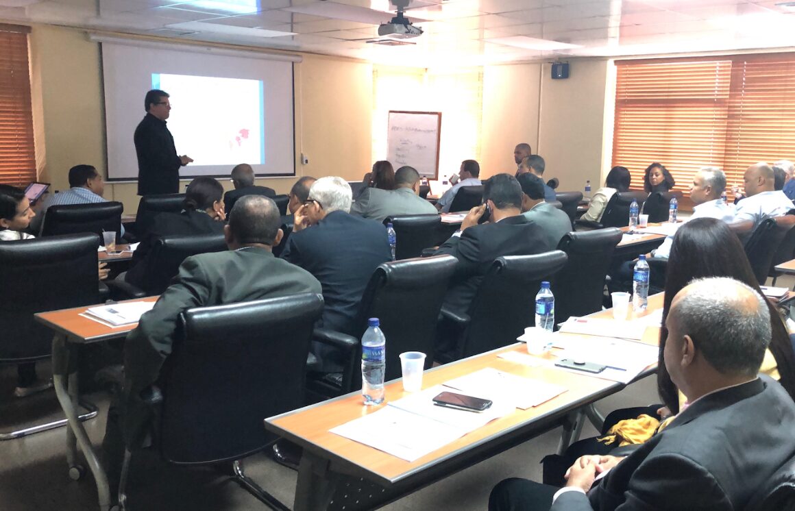 Asistentes a una de las capacitaciones de la ABA.